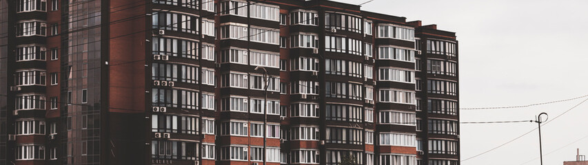 Fototapeta na wymiar windows of a building(Shot from the movie)