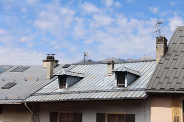 Toîts métalliques, toîts en tôle, ville d'Albertville, département Savoie, France