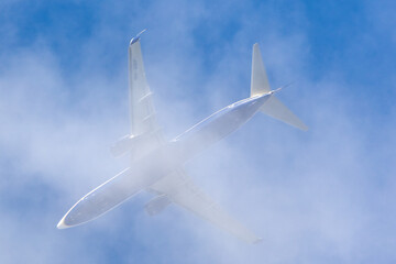 Airplanes in the Sky, Ireland, Ryanair