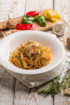 spaghetti with capsicum pest with nuts and almond