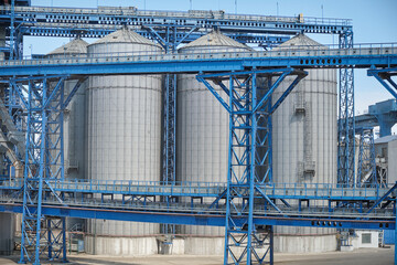 Grain cargo terminal with silos in sea port