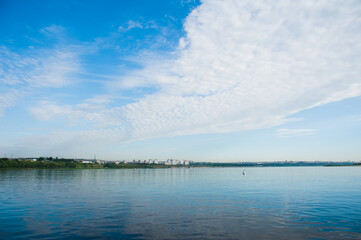 Obraz premium Summer landscape on the river bank