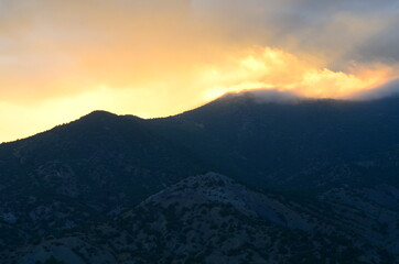 Obraz premium sunset in the mountains