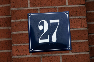 Hausnummer 27