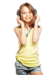 Naklejka premium The girl is holding the headphones