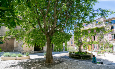 Saignon, village perché du Luberon dans le Vaucluse, Provence-Alpes-Côte-d'Azur, France.	