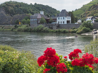 Schloss von der Leyen – Wasserschloss an der Mosel bei Kobern-Gondorf