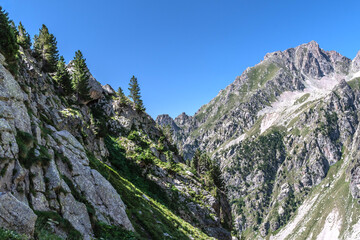 Paysage de montagne dans le parc du Mercantour dans le Sud des Alpes 
Mountain landscape in Alps