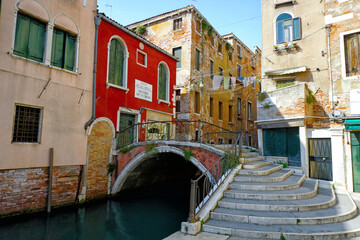 Fototapeta na wymiar Brick houses in Venice