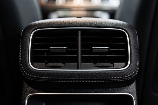 Car air vents and air conditioning. Modern car © Daniel Jędzura