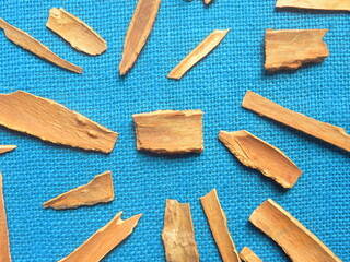 Raw whole dried Cassia bark
