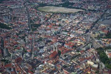 München mit der Frauenkirche und dem Marienplatz von oben 5.7.2020