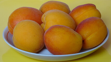 bowl of peaches