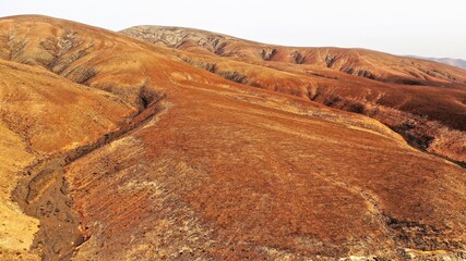 mighty ocean spitting out the cliffs