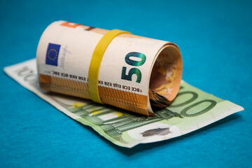 Banknoten, Münzen für Investitutionen für die Zukunft
