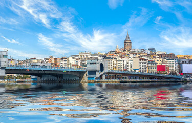 Fototapeta premium Galata Tower and bridge