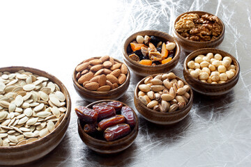 mixed nuts and dried fruits