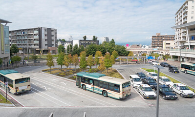 西武鉄道新宿線・狭山市駅の駅前ロータリー（埼玉県狭山市）