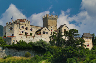 Fototapeta na wymiar Schluderns, Churburg, Vinschgau, Val Venosta, Südtirol, Burg