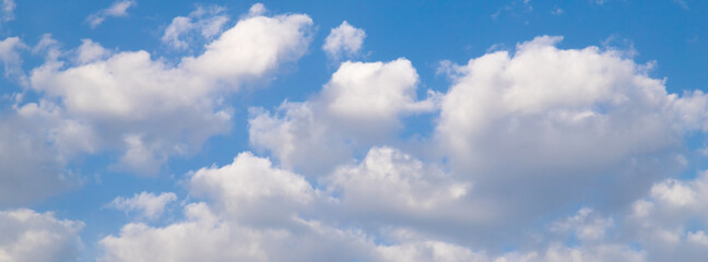 Fototapeta na wymiar Panorama blue sky and white clouds.
