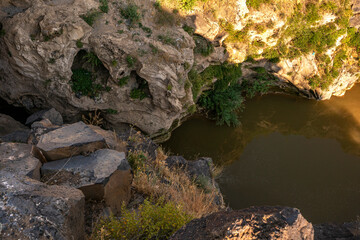 Devil' Bridge, located on Bendi Mahi Stream in Van, has a fascinating structure