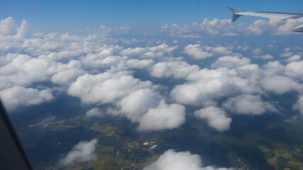 Fototapeta premium Air travel always with a cloud