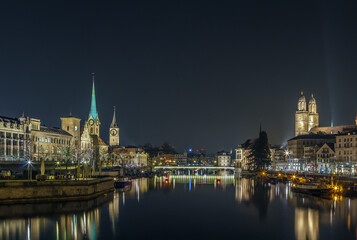 Obraz premium Limmat river in evening, Zurich