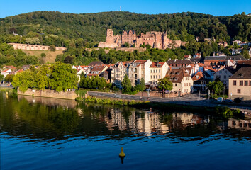 Heidelberg Panorama Altstadt Alte Brücke Schloss Ruine Deutschland Neckar Fluss Universität Fußgängerbrücke  Stadt Philosophenweg Heilig-Geist-Kirche Jesuitenkirche Sommer Reise Tourismus Abendsonne