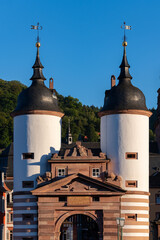 Heidelberg Alte Brücke Brückentor Doppeltürme Barock Schloss Deutschland Altstadt Neckar Fluss...