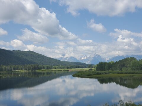 Pretty body of water in Tetons © Rob