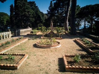 bellissimi interni del giardino di una villa antica