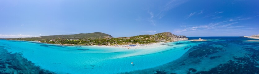 Obraz premium Herrliches Panorama von La Pelosa Beach in Sardininen