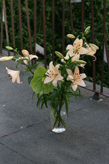 Prosecco Lachs Lilie Strau&szlig;