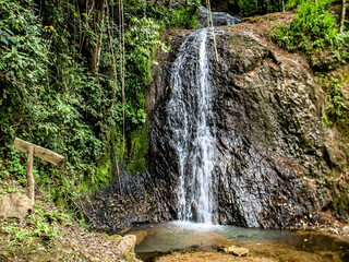 Una pequeña catarata en Jalapa, Guatemala