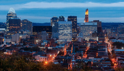 Obraz premium Cincinnati Skyline at Blue Hour
