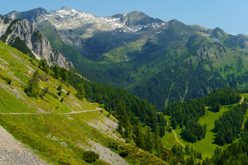Naklejka premium Mountain landscape along the road to Crocedomini pass