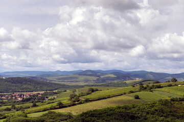 Naklejka premium Widok na góry Zemplen z pomnika błogosławionego Chrystusa w Tarcal
