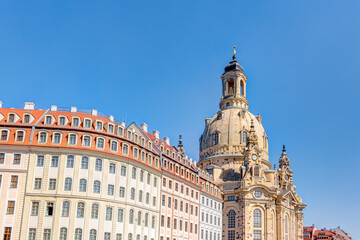 Fototapeta premium Die wiederaufgebaute Frauenkirche in der Altstadt von Dresden