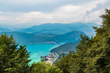 Fototapeta na wymiar Lago di Lugane 01 - vista del Ceresio, o lago di lugano dal monte Generoso