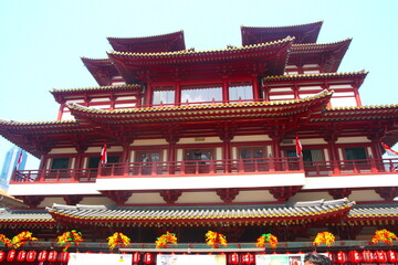 The Buddha Tooth Relic Temple Wat Phra That Fang Kaew in Chinatown, Singapore, Asia.