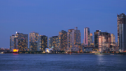 Fototapeta na wymiar landscape of queens long Island city NY 