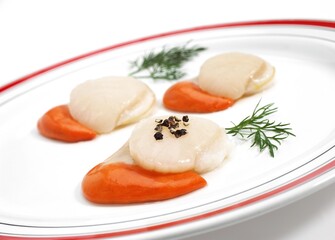 FRESH SCALLOPS pecten maximus WITH DILL