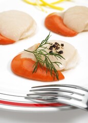 FRESH SCALLOPS pecten maximus WITH DILL