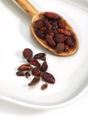 DOG ROSE DRY FRUITS, TO DO MARMELADE