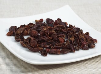 DOG ROSE DRY FRUITS, TO DO MARMELADE
