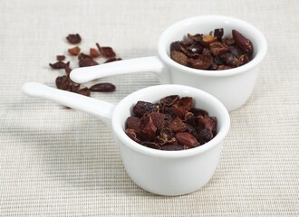 DOG ROSE DRY FRUITS, TO DO MARMELADE