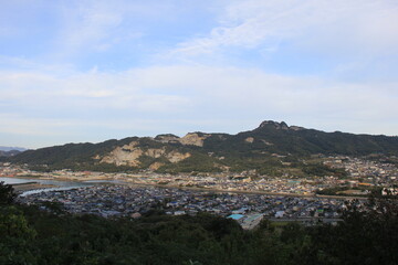 Fototapeta na wymiar 屋島側から見る五剣山方面の風景