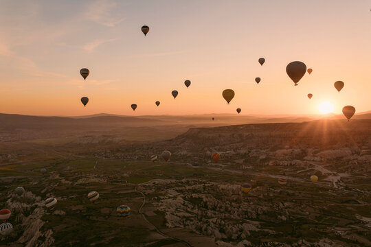 Fototapeta Hot air balloon rides in Cappadocia at sunrise