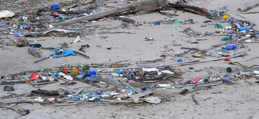 basura en la playa