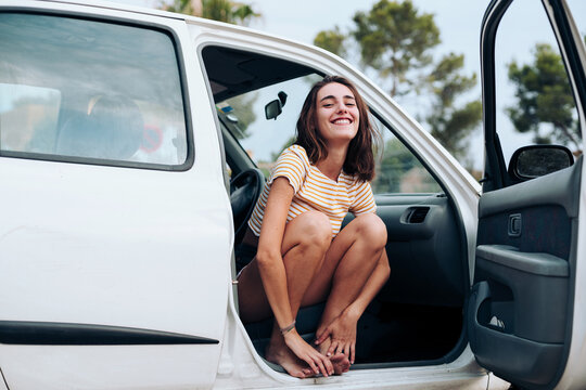 Fototapeta Laughing in the car